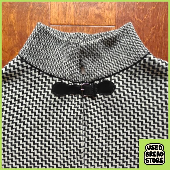 A.IDA Womens M Italian Wool Black & White Chevron Buckle Pocket Sweater - Picture 3 of 7